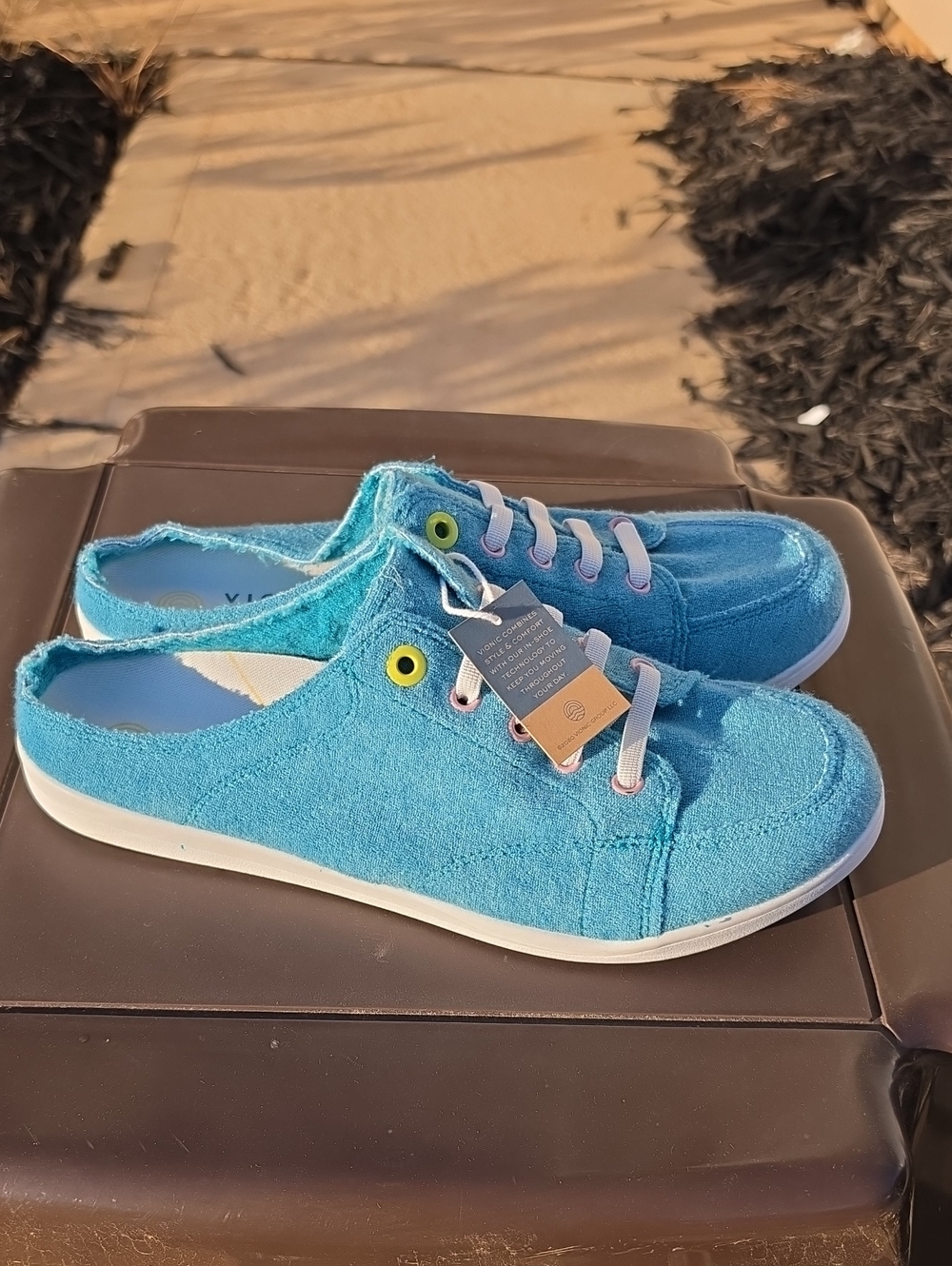 Vionic Women’s Turquoise Blue Terry Cloth Beach Casual Mule Sneakers Size 10 NWT